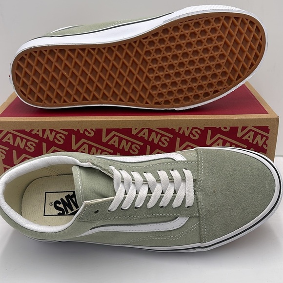 Vans Men’s Old Skool Desert Sage/True White
VN0A38G1U62
Sneakers - Picture 4 of 16